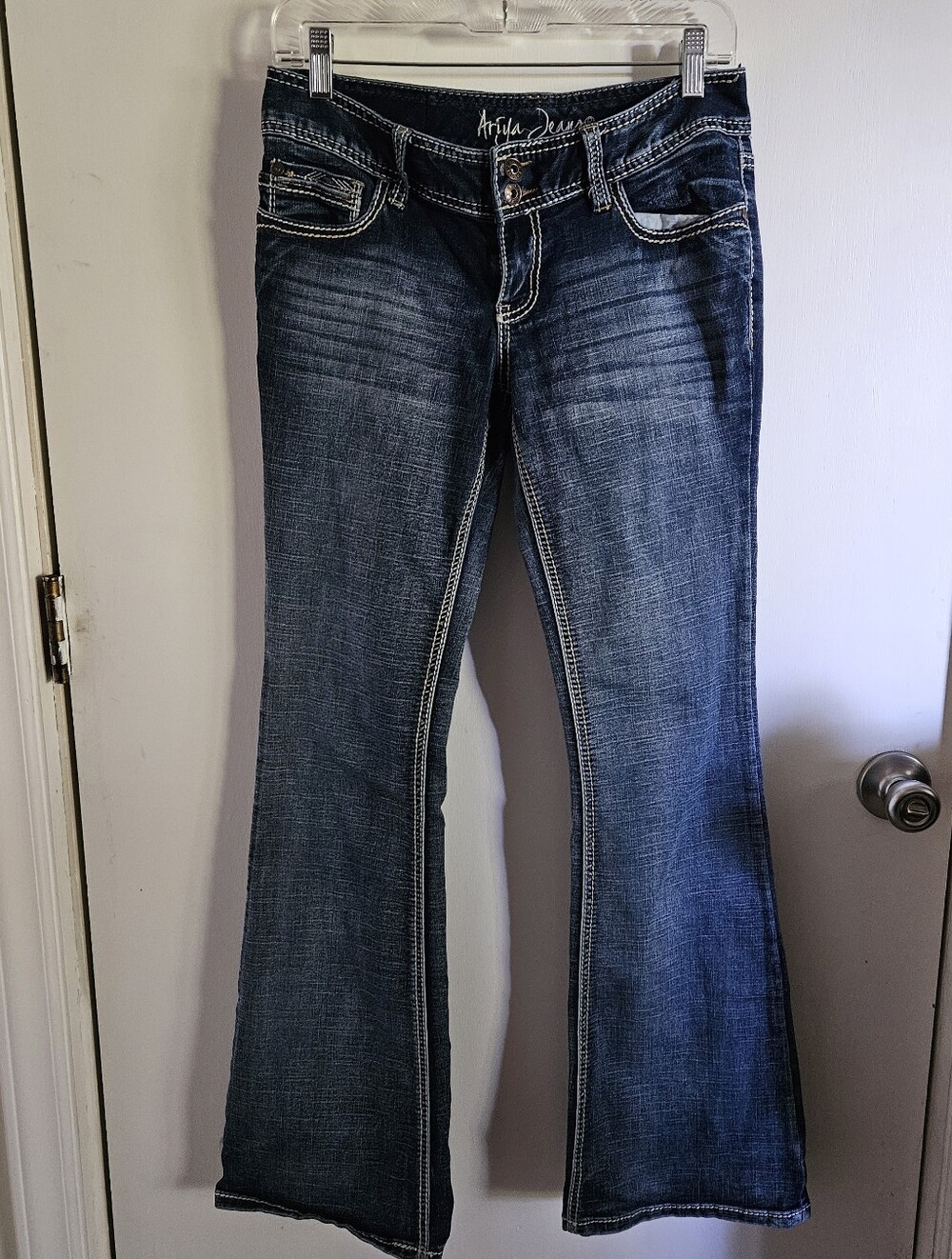 Ariya Jeans Boot Cut Medium Wash Jeans Size 5/6